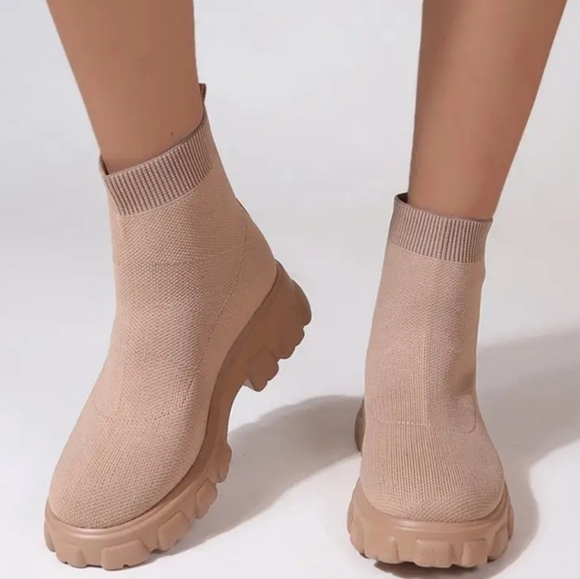 Sock Lug Boots - Picture 2 of 5